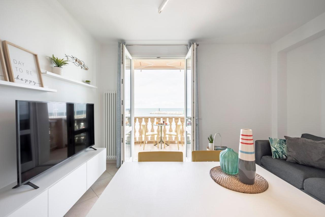 Sea View Apartment San Vincenzo Exterior photo